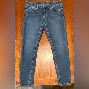 “Seven 7” Denim Jegging Jeans, like new, sequin design back pockets, size 10.